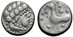 KELTEN, DONAUKELTEN, IMIT. D. TETRAD. PHILIPPOS II. Tetradrachme. Stark stilisierter Zeuskopf, der Lorbeerkranz mit großen Globuli angegeben. Rs: Pferd l., umgeben von zahlreichen Punkten. OTA -, vgl.