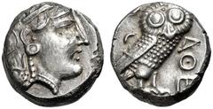 GRIECHISCHE MÜNZNE GRIECHISCHES MUTTERLAND ATTIKA ATHEN. Tetradrachme. 393-295. Behelmter Athenakopf r. Rs: Eule r., dahinter Olivenzweig und Mondsichel. SNG COP. 63 ff. Svoronos Taf. 19-32. 16.87g. H