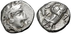 GRIECHISCHE MÜNZNE GRIECHISCHES MUTTERLAND ATTIKA ATHEN. Tetradrachme. 393-295. Behelmter Athenakopf r. Rs: Eule r., dahinter Olivenzweig und Mondsichel. SNG COP. 63 ff. Svoronos Taf. 19-32. 17.14g. H