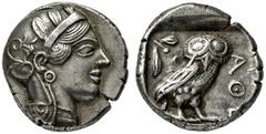 GRIECHISCHES MUTTERLAND ATTIKA ATHEN. Tetradrachme. 479-404. Behelmter Athenakopf r. Rs: Eule r., dahinter Olivenzweig und Mondsichel. SNG COP. 32 ff. Svoronos Taf. 12-16. 17.08g. Hohes Relief. Rs. kl