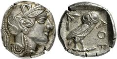 GRIECHISCHE MÜNZEN, GRIECHISCHES MUTTERLAND, ATTIKA, ATHEN. Tetradrachme. Ca. 450-404. Athenakopf mit attischem Helm r., darauf Ranke und 3 Olivenblätter. Rs: A_E Eule r., dahinter Olivenzweig und Mon