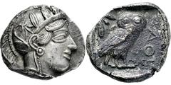 GRIECHISCHE MÜNZEN, GRIECHISCHES MUTTERLAND, ATTIKA, ATHEN. Tetradrachme. 479-404. Behelmter Athenakopf r. Rs: Eule r., dahinter Olivenzweig und Mondsichel. SNG COP. 32 ff. Svoronos Taf. 12-16. 16.94g