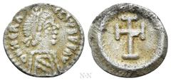 Byzantine Coins HERACLIUS (610-641). 120 Nummi - 1/4 Siliqua. Ravenna. Obv: d N HЄRACLIVS AVG. Diademed and draped bust right. Rev: Cross potent within wreath. Ranieri 587-92; Sear 907. Condition: Ver