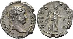 RÖMER RÖMISCHE KAISERZEIT. Hadrian, 117 - 138 n. Chr. Denar ø 18mm (3,27g). 136 n. Chr. Mzst. Rom. Vs.: HADRIANVS AVG COS III P P, Kopf n. r. Rs.: VICTO-RIA AVG, Viktoria mit gelupftem Gewand u. Zweig