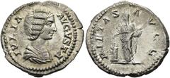 RÖMER RÖMISCHE KAISERZEIT. Iulia Domna, 193 - 217 n. Chr. Denar ø 19mm (3,03g). 204 n. Chr. Mzst. Rom. Vs.: IVLIA AVGVSTA, drapierte Büste n. r. Rs.: PIETAS AVGG, Pietas capite velato mit Kästchen str