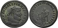 RÖMER RÖMISCHE KAISERZEIT. Diocletian, 284 - 305 n. Chr. AE Follis ø 27mm (9,14g). 300 - 303 n. Chr. Mzst. Ticinum. Vs.: IMP C DIOCLETIANVS P F AVG, Kopf mit Lorbeerkranz n. r. Rs.: SACRA MONET AVGG E