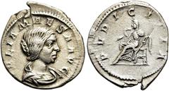 RÖMER RÖMISCHE KAISERZEIT. Iulia Maesa, 218 - 224 n. Chr. Denar ø 20mm (2,50g). 220 - 222 n. Chr. Mzst. Rom. Vs.: IVLIA MAESA AVG, drapierte Büste n. r. Rs.: PVDICITIA, Pudicitia mit Zepter thront n. 