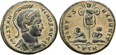 RÖMER RÖMISCHE KAISERZEIT. Constantin I., der Große, 307 - 337 n. Chr. AE ø 20mm (3,19g). 320 n. Chr. Mzst. Treveris. Vs.: CONSTAN TINVS AVG, behelmte Panzerbüste n. r. Rs.: VIRTVS EXERCIT / · PTR, Tr