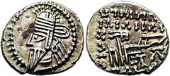 GRIECHEN PARTHER. ARSAKIDEN. Osroes II., ca. 190 - 208 n. Chr. Drachme ø 19mm (3,54g). Mzst. Ekbatana. Vs.: Bärtige Büste mit diademierter Tiara, Ohrring u. Torques n. l. Rs.: Verwilderte aramäisch-gr