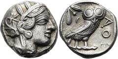 GRIECHEN ATTIKA. ATHEN Tetradrachme ø 23mm (16,89g). ca. 454 - 404 v. Chr. Vs.: Kopf der Athena mit attischem Helm n. r. Rs.: ΑΘΕ, Eule n. r., dahinter Olivenzweig u. Mondsichel. Kroll 8; SNG Cop. 31;