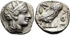 GRIECHEN ATTIKA. ATHEN Tetradrachme ø 24mm (17,25g). 454 - 404 v. Chr. Vs.: Kopf der Athena mit attischem Helm, verziert mit drei Olivenzweigen u. Palmette, n. r. Rs.: ΑΘΕ, Eule n. r., Kopf frontal, l