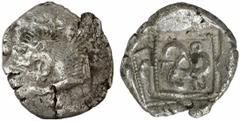 GRIECHEN . LYKIEN Kuprilli 1/3 Stater (2,69g). 470 / 440 v. Chr. Mzst. unbest. Vs.: Geflügelte Löwenprotome n. l. Rs.: 'kop', Tris­keles in vertieftem Quadrat mit Perlrahmen. Vismara ­ (vgl. 116, Stat