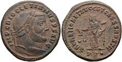 RÖMER RÖMISCHE KAISERZEIT. Diocletian, 284 - 305 n. Chr. AE Follis ø 27mm (8,93g). 300 - 301 n. Chr. Mzst. Ticinum. Vs.: IMP C DIOCLETIANVS P F AVG, Kopf mit Lorbeerkranz n. r. Rs.: SACRA MONET AVGG E