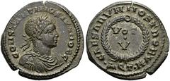 RÖMER RÖMISCHE KAISERZEIT. Constantin II. als Caesar, 317 - 337 n. Chr. AE Follis ø 19mm (3,27g). 321 n. Chr. Mzst. Aquileia. Vs.: CONSTANTINVS IVN NOC C, drapierte Panzerbüste mit Lorbeerkranz n. r. 