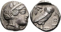 GRIECHEN ATTIKA. ATHEN Tetradrachme ø 25mm (17,14g). 454 - 404 v. Chr. Vs.: Kopf der Athena mit attischem Helm n. r. Rs.: ΑΘΕ, Eule n. r., dahinter Olivenzweig u. Mondsichel, alles im Quadratum incusu