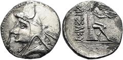 GRIECHEN PARTHER. ARSAKIDEN Phriapatios, 185 - 170 v. Chr. Drachme ø 19mm (3,79g). Mzst. Hekatompylos. Vs.: Drapierte Büste mit Tiara u. Diadem n. l. Rs.: ΑΡΣΑΚΟΥ, Bogenschütze n. r. auf Omphalos sitz