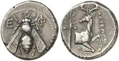 GRIECHEN IONIEN EPHESOS Tetradrachme (15,03g). 340 - 325 v.Chr. Vs.: Biene zwischen E-Φ. Rs.: Hirschprotome mit zurückgewendetem Kopf, daneben Palme, rechts Beamtenname AΡTEMΩN. Head S.34; Ph. Kinns, 