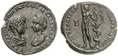 RÖMISCHE PROVINZIALPRÄGUNGEN MOESIA INFERIOR MARKIANOPOLIS Elagabal und Iulia Maesa, 218 - 222 n. Chr. AE (12,17g). Vs.: AΥT K M AΥΡ ANTΩNEINOΣ AΥΓ IOΥΛIA MAIΣA AΥΓ, drapierte Büsten des Elagabal mit 