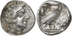 GRIECHEN ATTIKA ATHEN. Tetradrachme (16,95g). ca. 400 - 380 v. Chr. Vs.: Kopf der Athena mit attischem Helm und Lorbeerkranz n. r. Rs.: AΘE, Eule, Olivenzweig und Mondsichel. Rechts im Feld Stierkopf 