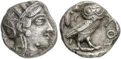 GRIECHEN ATTIKA ATHEN. Tetradrachme (16,67g). 4. Jh. v. Chr. Vs.: Kopf der Athena mit attischem Helm n. r. Rs.: AΘE, Eule, Olivenzweig und Mondsichel. Svoronos Taf. 19. Tönung, ss