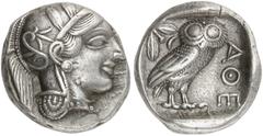 GRIECHEN ATTIKA ATHEN. Tetradrachme (17,13g). 4. Jh. v. Chr. Vs.: Kopf der Athena mit attischem Helm n. r. Rs.: AΘE, Eule, Olivenzweig und Mondsichel. Svoronos Taf. 19. Tönung, ss-vz
