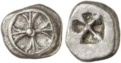 GRIECHEN ATTIKA ATHEN Wappenmünze. Drachme (4,08g). 545 - 525/15 v. Chr. Vs.: Vierspeichiges Rad mit blütenförmigen Speichen, die Nabe als Kugel geformt. Rs.: Kleines Quadratum incusum, durch zwei Dia