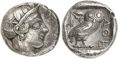 GRIECHEN ATTIKA ATHEN Tetradrachme (17,19g). nach 449 v. Chr. Vs.: Kopf der Athena mit attischem Helm und Lorbeerkranz n. r. Rs.: AΘE, Eule, Olivenzweig und Mondsichel. Starr Taf. 22ff. Zarte Tönung, 