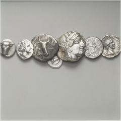 LOTS Diverses Tetradrachme Athen (1), Kleinmünzen aus Grie­chenland (4); Denar Flottenprägung Marc Aurel LEG V (1), Denar des Antoninus Pius (1). 7 Stück! ss VERKAUFT WIE BESEHEN, KEINE RÜCKGABE! / SO