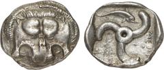 GRIECHEN LYKIEN DYNASTEN ● Mithrapata Stater (9,55g). ca. 390 - 370 v. Chr. Mzst. unbestimmt. Vs.: Frontaler Löwenskalp. Rs.: "mithrapata", Triskeles, im Feld Delfin. SNG Aul. 4241; SNG Cop. Suppl. 47