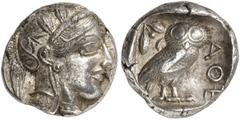 GRIECHEN ATTIKA ATHEN Tetradrachme (17,18g). nach 449 v. Chr. Vs.: Kopf der Athena mit attischem Helm n. r. Rs.: AΘE, Eule, Oliven­zweig und Mondsichel. Svoronos Taf. 10 ff. SNG München Taf. 2,46 ff. 