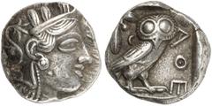 GRIECHEN ATTIKA ATHEN Tetradrachme (17,09g). nach 449 v. Chr. Vs.: Kopf der Athena mit attischem Helm n. r. Rs.: AΘE, Eule, Oliven­zweig und Mondsichel. Svoronos Taf. 10 ff. SNG München Taf. 2,46 ff. 