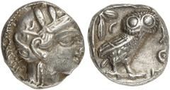GRIECHEN ATTIKA ATHEN Tetradrachme (17,14g). nach 449 v. Chr. Vs.: Kopf der Athena mit attischem Helm n. r. Rs.: AΘE, Eule, Oliven­zweig und Mondsichel. Svoronos Taf. 10 ff. SNG München Taf. 2,46 ff. 