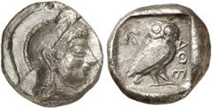 GRIECHEN ATTIKA ATHEN Tetradrachme (16,77g). ca. 505 - 500/490 v. Chr. Vs.: Kopf der Athena im attischen Helm mit glattem Helm­busch u. scheibenförmigem Ohrring n. r. Rs.: AΘE, Eule im Qadratum incusu
