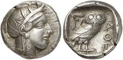 GRIECHEN ATTIKA ATHEN Tetradrachme (17,12g). ca. 440 - 407 v. Chr. Vs.: Kopf der Athena mit verziertem, bekränzten attischen Helm n. r. Rs.: AΘE, Eule steht n. r., Kopf in Vorderansicht, im Feld links