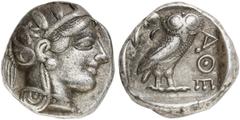 GRIECHEN ATTIKA ATHEN Tetradrachme (17,09g). Ca. 440 - 407 v. Chr. Vs.: Kopf der Athena mit verziertem, bekränzten attischen Helm n. r. Rs.: AΘE, Eule steht n. r., Kopf in Vorderansicht, im Feld links