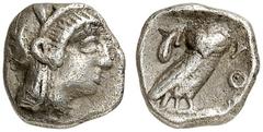 GRIECHEN ATTIKA ATHEN Obol (0,68g). ca. 454 - 404 v. Chr. Vs.: Kopf der Athena n. r. Rs.: AΘE, Eule n. r. stehend, l. oben Ölbaumzweig, alles im Quadratum incusum. Kroll 13; HGC 4, 1665. Leicht getönt