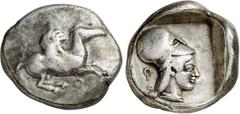 GRIECHEN KORINTH. KORINTH. Stater (8,53g). 450 - 415 v. Chr. Vs.: Pegasos n. r. fliegend, darunter 'Koppa'. Rs.: Kopf der Athena mit hochgeschobenem korinthischen Helm und Perlenkette n. r., dahinter 