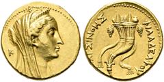 GRIECHEN NORDAFRIKA. KÖNIGREICH DER PTOLEMÄER. Ptolemaios II. Philadelphos, 283 - 246 v. Chr., für Arsinoe II. AV-Oktodrachme (27,79g). 253 - 246 v. Chr. Mzst. Alexandria. Vs.: Verschleierter Kopf der