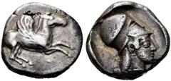 GRIECHEN KORINTH. KORINTH. Stater (8,37g). ca. 450 - 415 v. Chr. Vs.: Nach r. fliegender Pegasos, darunter Koppa. Rs.: Kopf der Athena mit korinthischem Helm im Quadratum incusum n. r. Calciati 80; HG