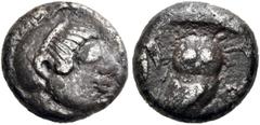 GRIECHEN ATTIKA. ATHEN. Tetradrachme (13,03g). Um 500/490 - 485/480 v. Chr. Vs.: Kopf der Athena mit attischem Helm n. r. Rs.: ΑΘΕ, Eule und Olivenzweig im Quadratum incusum. Seltman Gruppe E und F; H