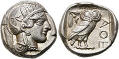 GRIECHEN ATTIKA. ATHEN. Tetradrachme (17,19g). 454 - 404 v. Chr. Vs.: Kopf der Athena mit attischem Helm, der von einem Lorbeer­kranz bekrönt wird, n. r. Rs.: ΑΘΕ, Eule n. r. stehend, Kopf in Vorderan
