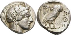 GRIECHEN ATTIKA. ATHEN. Tetradrachme (17,20g). 454 - 404 v. Chr. Vs.: Kopf der Athena mit Scheibenohrring und Perlenkette in einem mit Olivenblättern geschmücktem attischen Helm n. r. Rs.: ΑΘΕ, Eule n