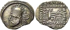 GRIECHEN PARTHER. ARSAKIDEN. Pakoros I., 78 - 120 n. Chr. Drachme (3,93g). Mzst. Ekbatana. Vs.: Bärtiger Kopf mit Tiara und Diadem n. l. Rs.: Arsakes I. n. r. sitzend und Bogen prüfend, unter dem Boge