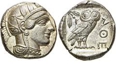 GRIECHEN ATTIKA. ATHEN. Tetradrachme (17.19g). ca. 421 - 365 Jh. v. Chr. Vs.: Kopf der Athena mit attischem Helm, der von einem Lorbeerkranz bekrönt wird, n. r. Rs.: ΑΘΕ, Eule n. r. stehend, Kopf in V