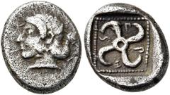 GRIECHEN LYKIEN. DYNASTEN. Sppintaza, Mitte 5. Jh. v. Chr. Tetrobol (3.14g). Mzst.Phellos. Vs.: Kopf der Aphrodite n. l. Rs.:"sppn", Tetraskeles in vertieftem Quadrat mit Perlrahmen. Traité 338; Müsel