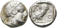 GRIECHEN EUBÖA. ATHEN. Tetradrachme ø 24mm (17,12g). 454 - 404 v. Chr. Vs.: Kopf der Athena mit attischem Helm, der von einem Lorbeerkranz bekrönt wird, n. r. Rs.: ΑΘΕ, Eule n. r. stehend, Kopf in Vor