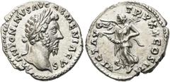 RÖMER KAISERZEIT. Marcus Aurelius, 161 - 180 n. Chr. Denar ø 18mm (3,43g). 166 n. Chr. Mzst. Rom. Vs.: M ANTONINVS AVG ARMENIACVS, Kopf mit Lorbeerkranz n. r. Rs.: VICT AVG TR P XX COS III, Viktoria f