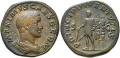 RÖMER RÖMISCHE KAISERZEIT. Maximus, 235 - 238 n. Chr. AE Sesterz ø 31mm (24,43g). 236 - 238 n. Chr. Mzst. Rom. Vs.: MAXIMVS CAES GERM, drapierte Büste n. r. Rs.: PRINCIPI IVVENTVTIS / S - C, Maximus s
