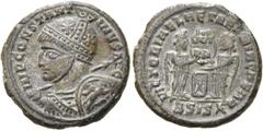 RÖMER RÖMISCHE KAISERZEIT. Constantin I., der Große, 307 - 337 n. Chr. AE Follis ø 18mm (2,88g). 318 n. Chr. Mzst. Siscia. Vs.: IMP CONSTANT-INVS AVG, behelmte Panzerbüste mit Speer u. Schild n. l. Rs