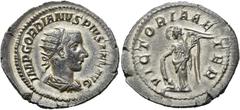 RÖMER RÖMISCHE KAISERZEIT. Gordian III., 238 - 244 n. Chr. Antoninian ø 24mm (4,58g). 243 - 244 n. Chr. Mzst. Rom Vs.: IMP GORDIANVS PIVS FEL AVG, drapierte Panzerbüste mit Strahlenkrone n. r. Rs.: VI